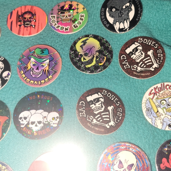 Red Skull Design Container - Picture 4 of 7